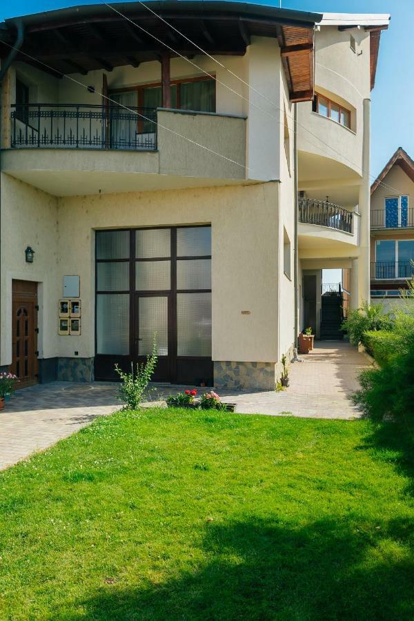 Zumzet Bed & Breakfast Selimbar Luaran gambar