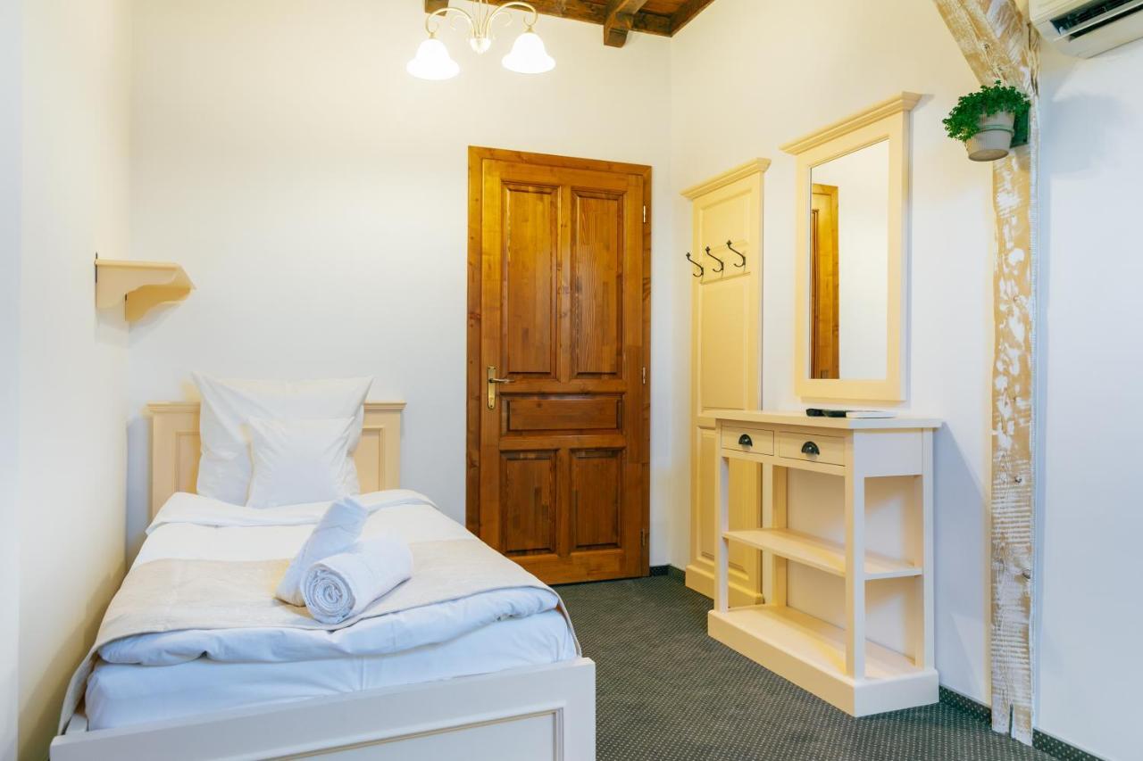 Zumzet Bed & Breakfast Selimbar Luaran gambar